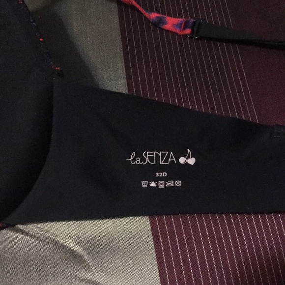 Body Kiss Push Up Bra - Picture 3 of 3